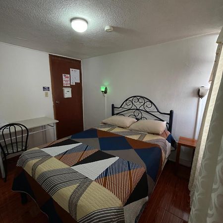 Hostal La Escondida De Quito Del Norte Exterior photo